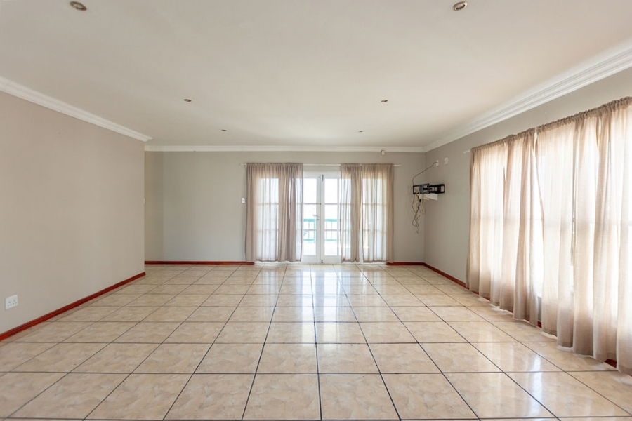 5 Bedroom Property for Sale in Mykonos Western Cape